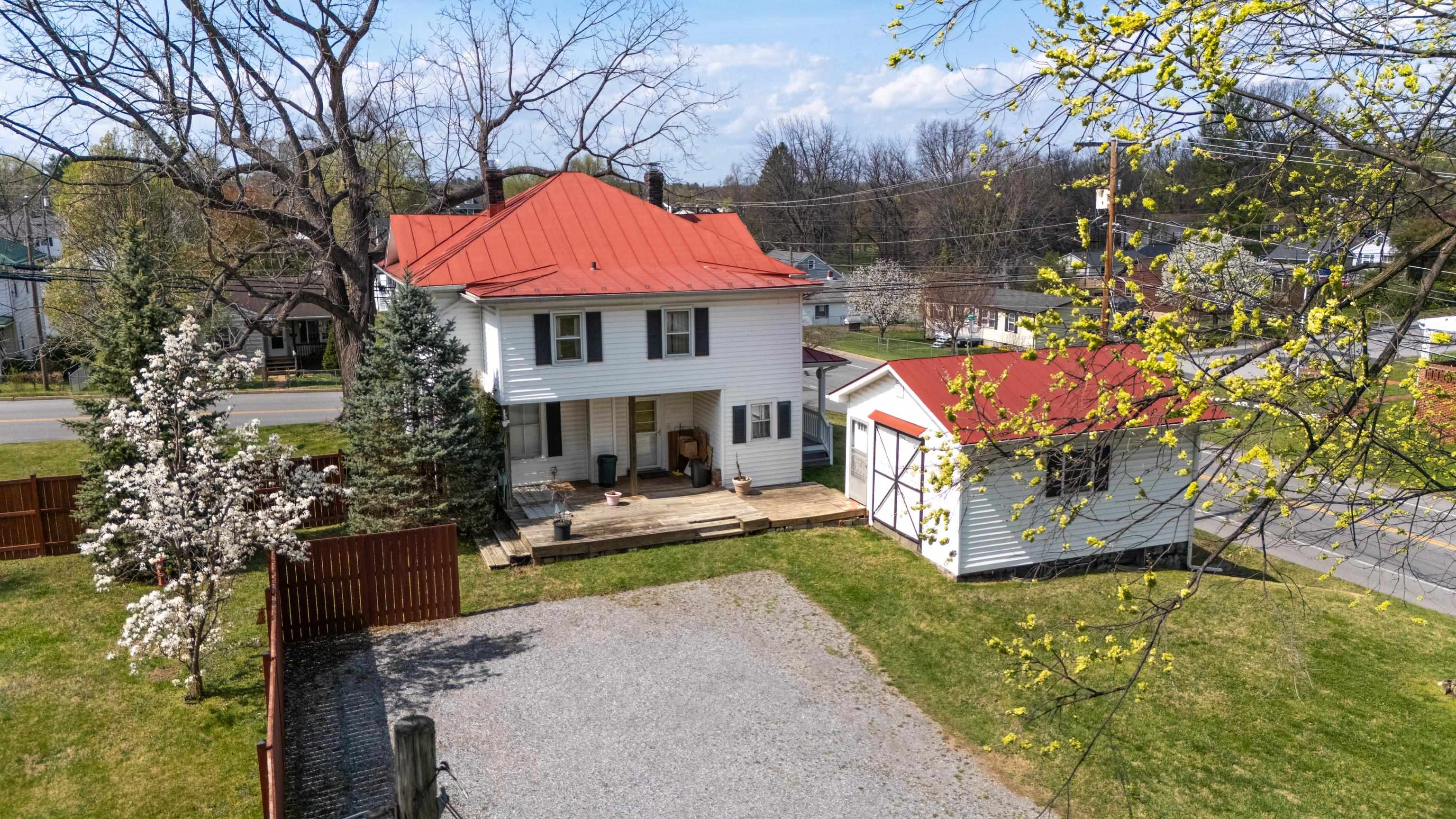 688 FLORENCE AVE, WAYNESBORO, Virginia 22980, 5 Bedrooms Bedrooms, ,2 BathroomsBathrooms,Residential,688 FLORENCE AVE,675323 MLS # 675323