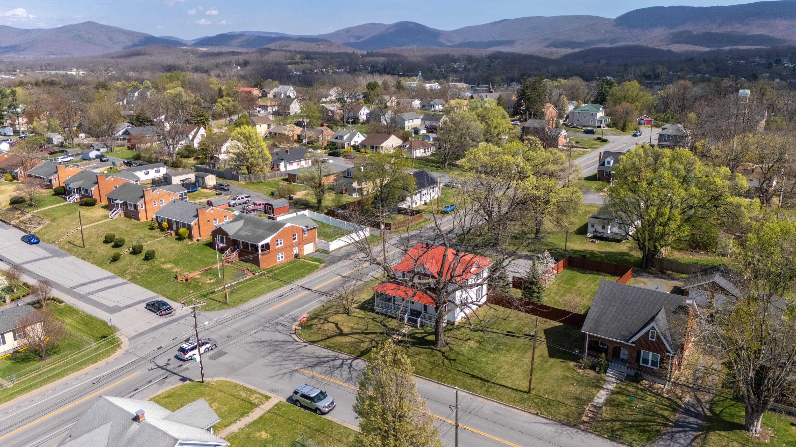 688 FLORENCE AVE, WAYNESBORO, Virginia 22980, 5 Bedrooms Bedrooms, ,2 BathroomsBathrooms,Residential,688 FLORENCE AVE,675323 MLS # 675323