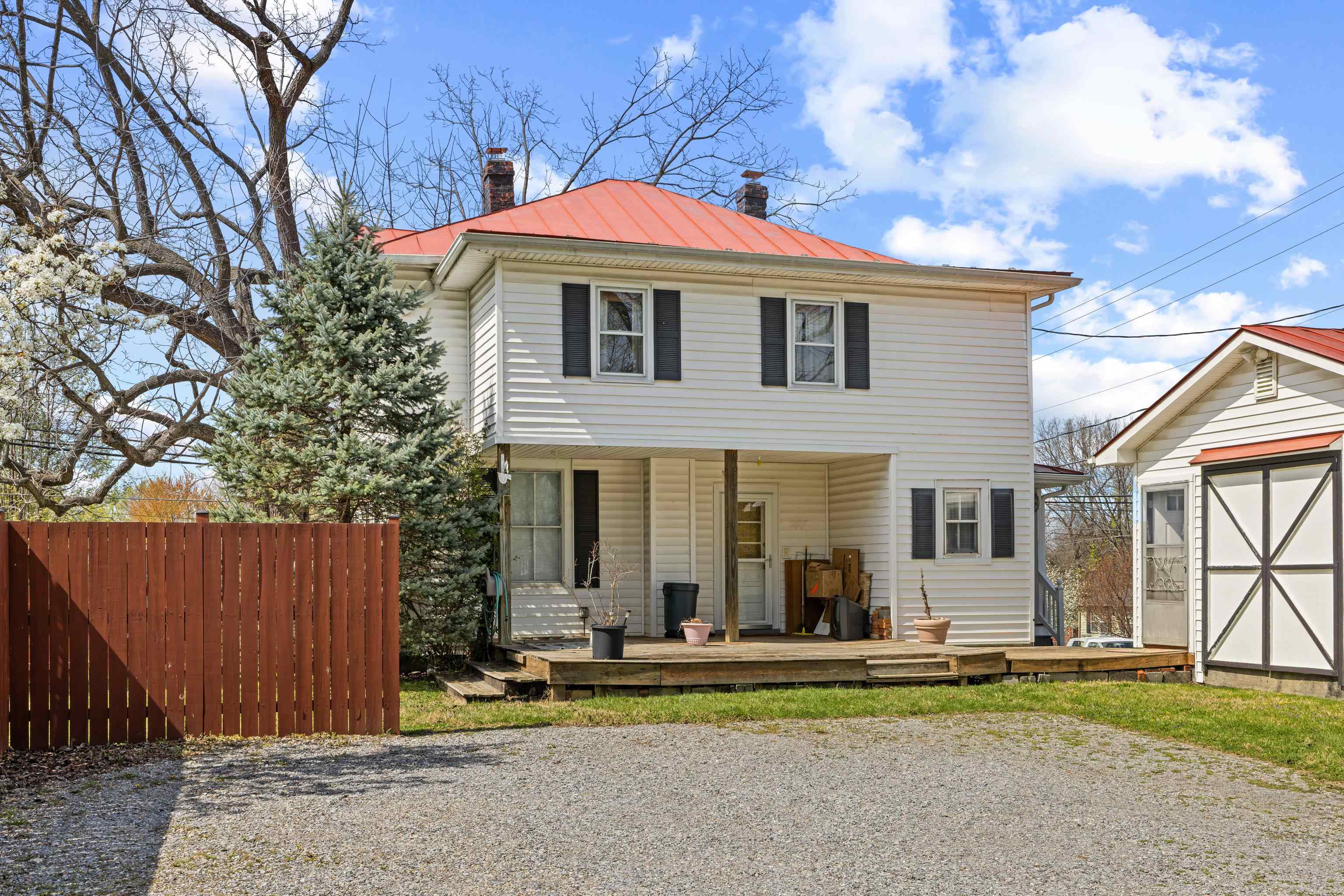 688 FLORENCE AVE, WAYNESBORO, Virginia 22980, 5 Bedrooms Bedrooms, ,2 BathroomsBathrooms,Residential,688 FLORENCE AVE,675323 MLS # 675323