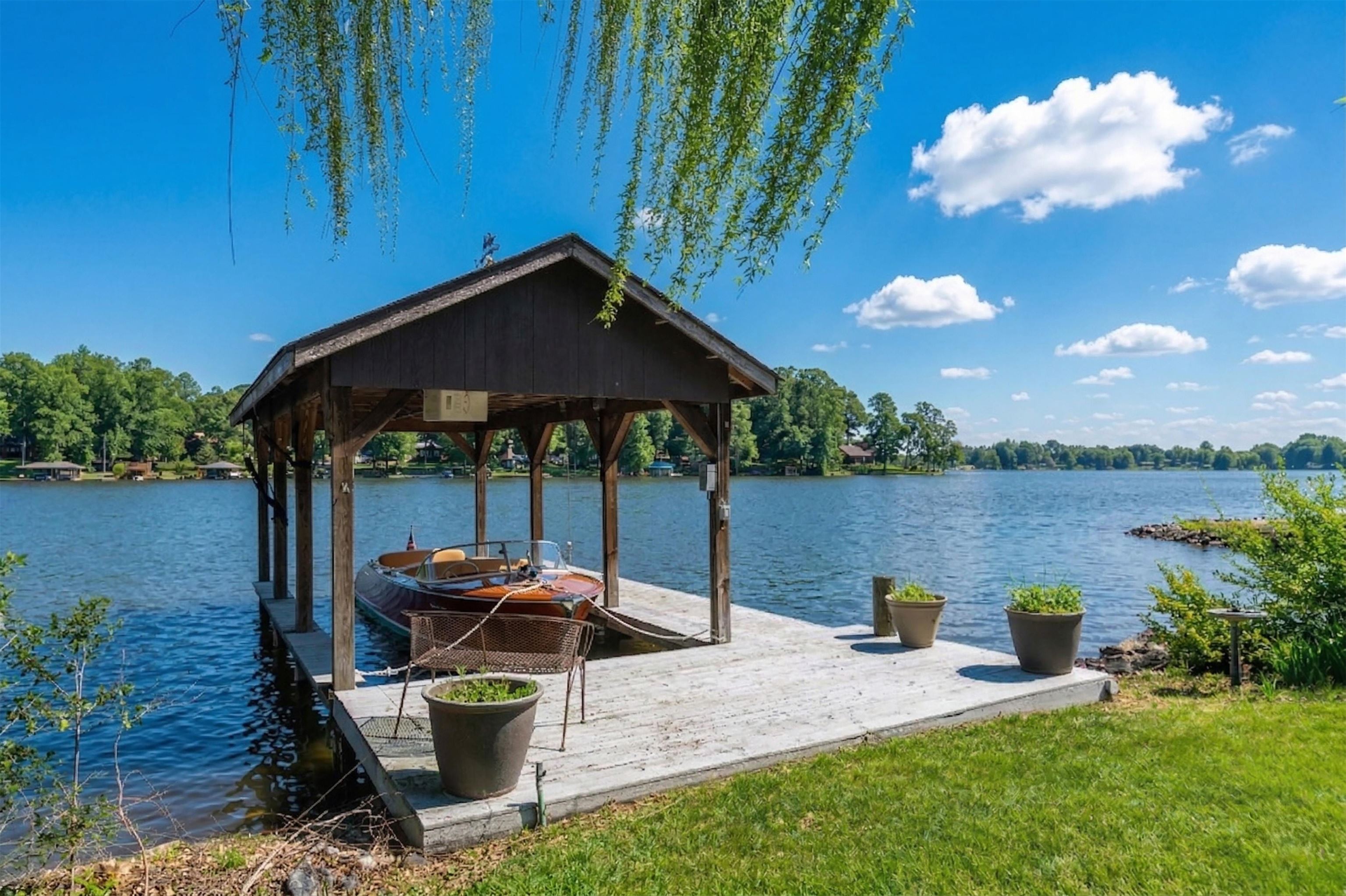 1743 N LAKESHORE DR, LOUISA, Virginia 23093, 5 Bedrooms Bedrooms, ,3 BathroomsBathrooms,Residential,1743 N LAKESHORE DR,675336 MLS # 675336