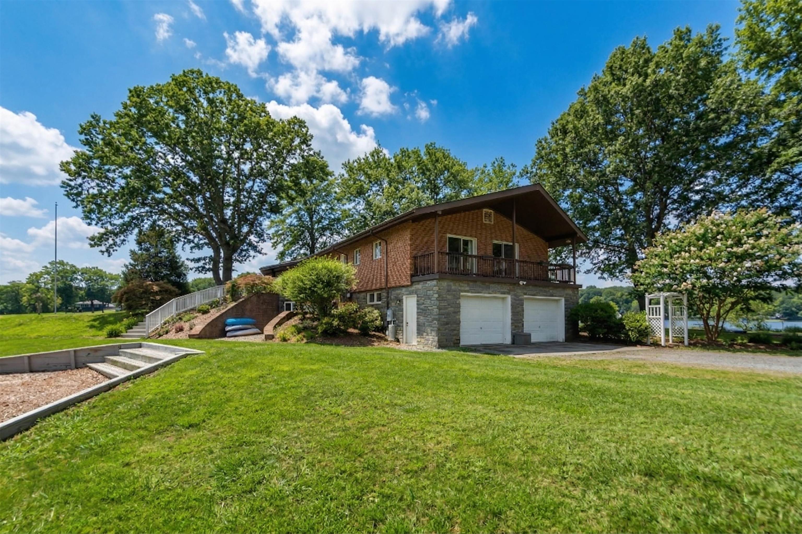 1743 N LAKESHORE DR, LOUISA, Virginia 23093, 5 Bedrooms Bedrooms, ,3 BathroomsBathrooms,Residential,1743 N LAKESHORE DR,675336 MLS # 675336