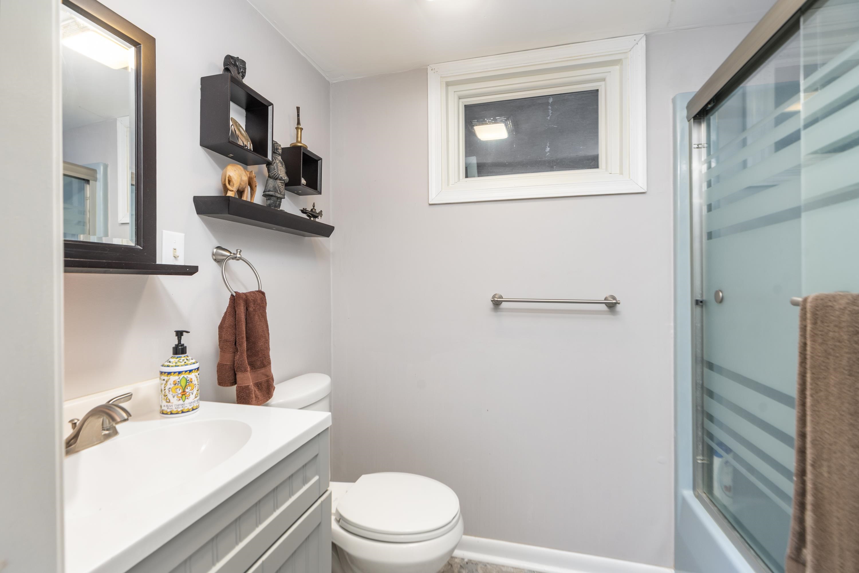 1743 N LAKESHORE DR, LOUISA, Virginia 23093, 5 Bedrooms Bedrooms, ,3 BathroomsBathrooms,Residential,1743 N LAKESHORE DR,675336 MLS # 675336