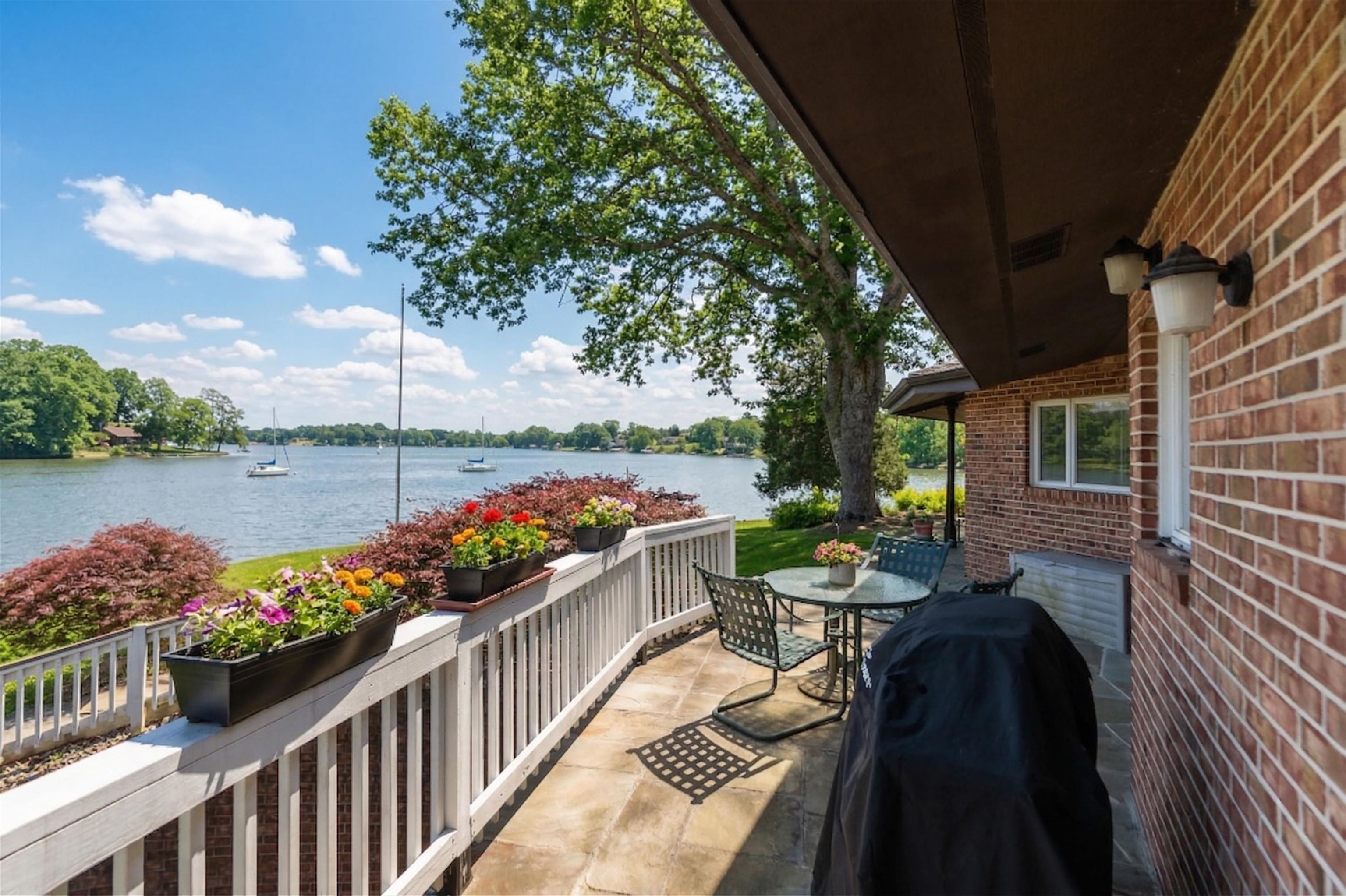 1743 N LAKESHORE DR, LOUISA, Virginia 23093, 5 Bedrooms Bedrooms, ,3 BathroomsBathrooms,Residential,1743 N LAKESHORE DR,675336 MLS # 675336