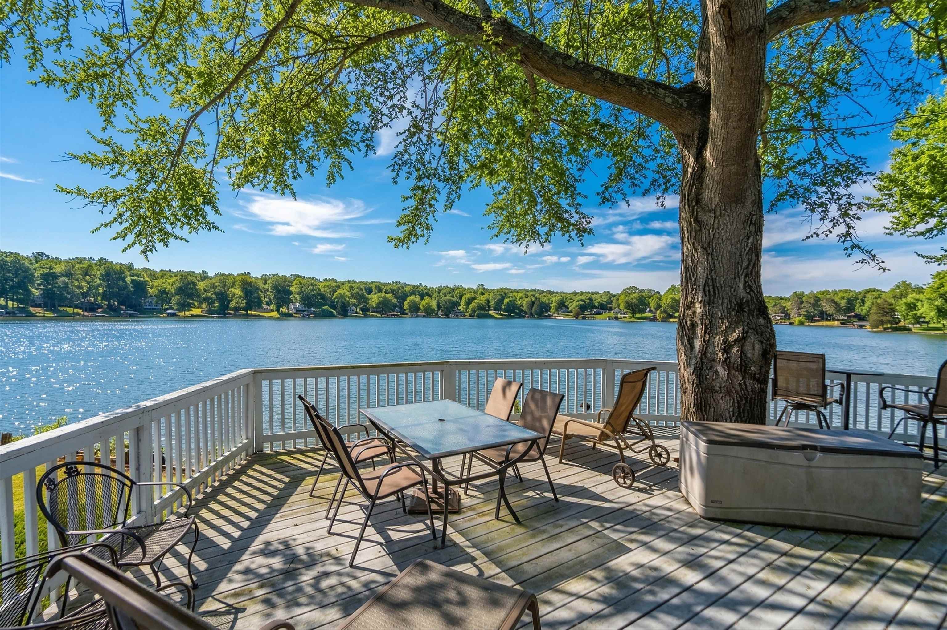 1743 N LAKESHORE DR, LOUISA, Virginia 23093, 5 Bedrooms Bedrooms, ,3 BathroomsBathrooms,Residential,1743 N LAKESHORE DR,675336 MLS # 675336