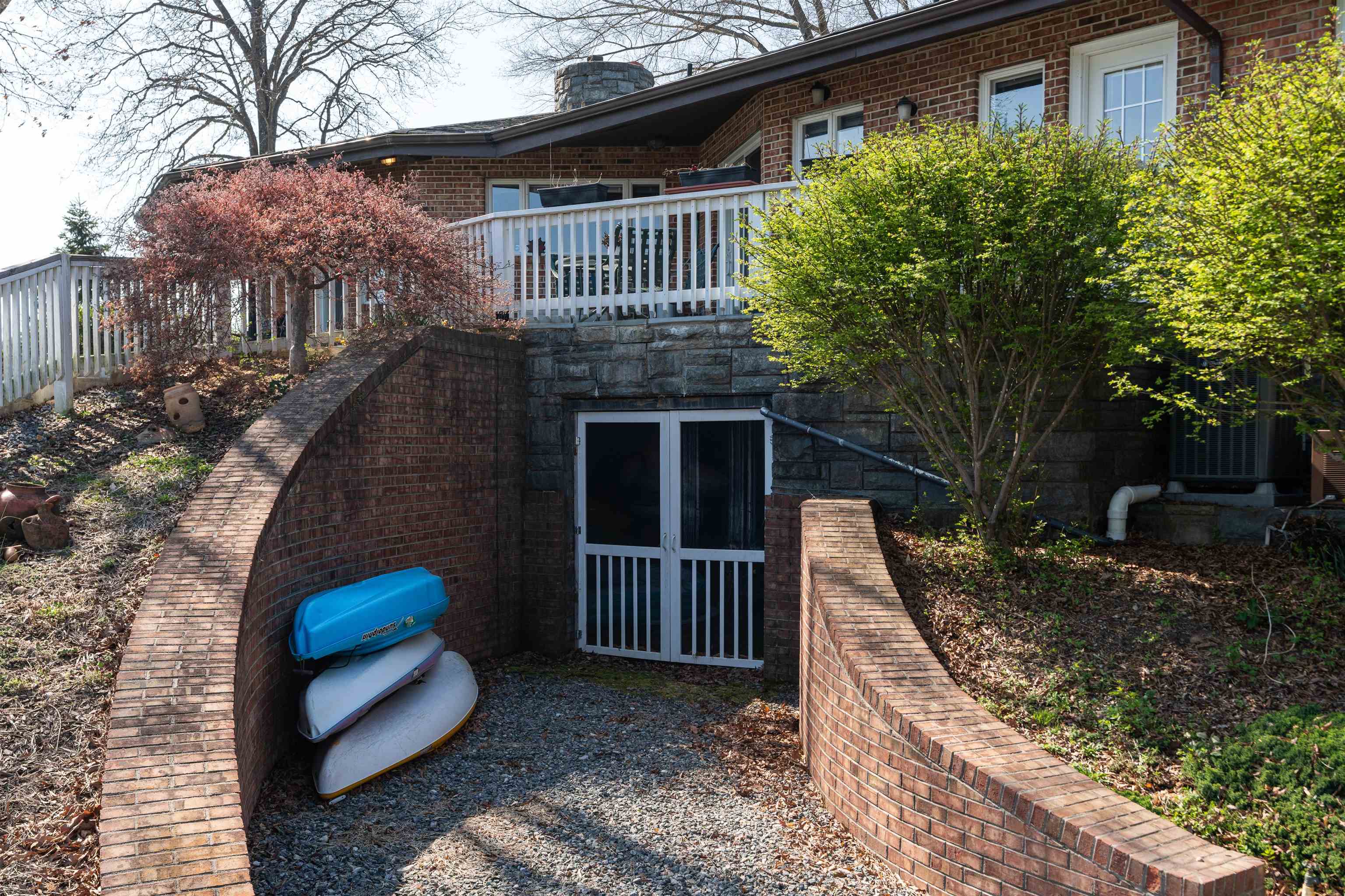 1743 N LAKESHORE DR, LOUISA, Virginia 23093, 5 Bedrooms Bedrooms, ,3 BathroomsBathrooms,Residential,1743 N LAKESHORE DR,675336 MLS # 675336