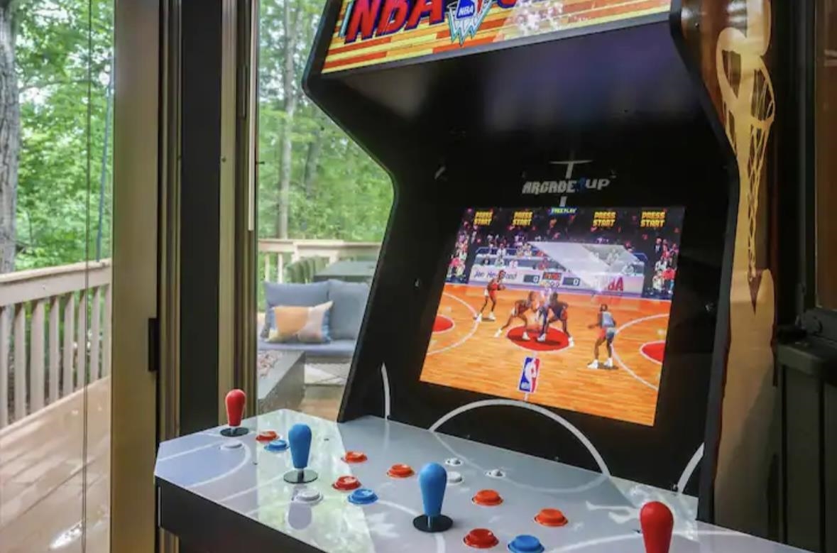 113 PINEY LN, MCGAHEYSVILLE, Virginia 22840, 3 Bedrooms Bedrooms, ,2 BathroomsBathrooms,Residential,113 PINEY LN,675340 MLS # 675340