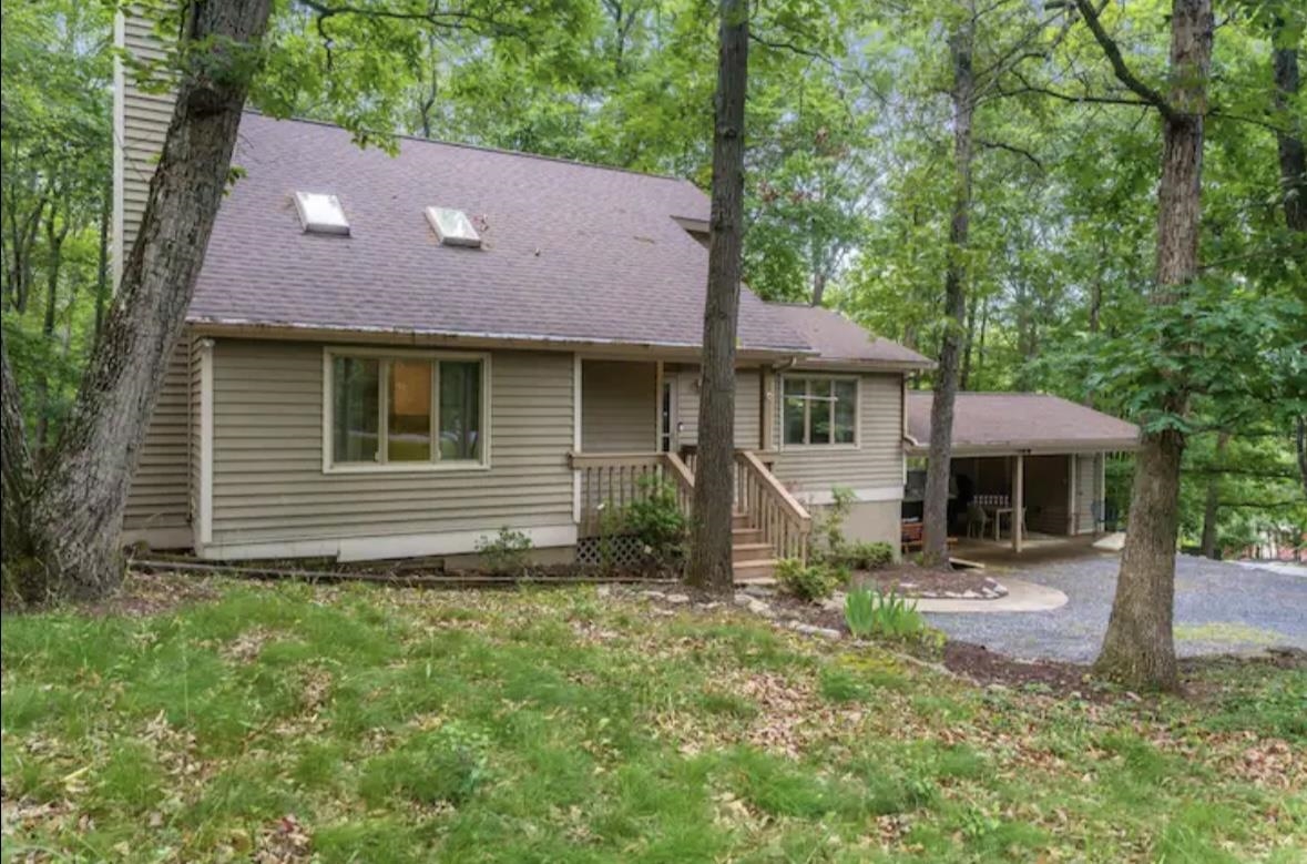 113 PINEY LN, MCGAHEYSVILLE, Virginia 22840, 3 Bedrooms Bedrooms, ,2 BathroomsBathrooms,Residential,113 PINEY LN,675340 MLS # 675340