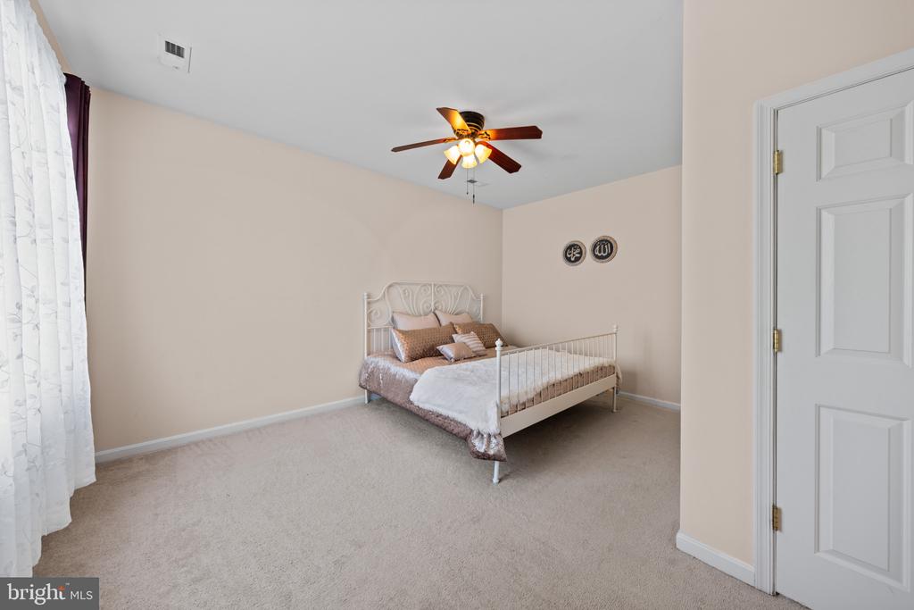 6937 VERSAILLE DR, FREDERICKSBURG, Virginia 22407, 3 Bedrooms Bedrooms, ,3 BathroomsBathrooms,Residential,6937 VERSAILLE DR,VASP2039982 MLS # VASP2039982