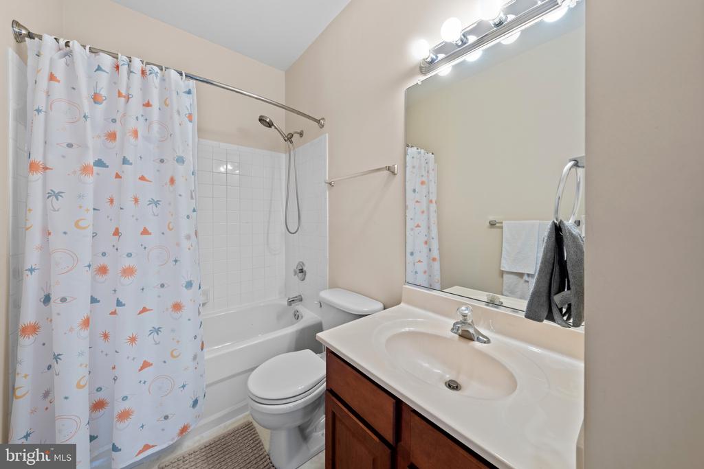 6937 VERSAILLE DR, FREDERICKSBURG, Virginia 22407, 3 Bedrooms Bedrooms, ,3 BathroomsBathrooms,Residential,6937 VERSAILLE DR,VASP2039982 MLS # VASP2039982