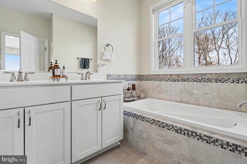 11347 ALVIN LN, CULPEPER, Virginia 22701, 4 Bedrooms Bedrooms, ,3 BathroomsBathrooms,Residential,11347 ALVIN LN,VACU2012900 MLS # VACU2012900