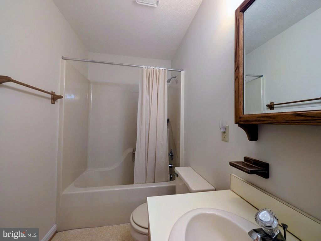 271 RAMBLING RD, RUCKERSVILLE, Virginia 22968, 3 Bedrooms Bedrooms, ,2 BathroomsBathrooms,Residential,271 RAMBLING RD,VAGR2000828 MLS # VAGR2000828