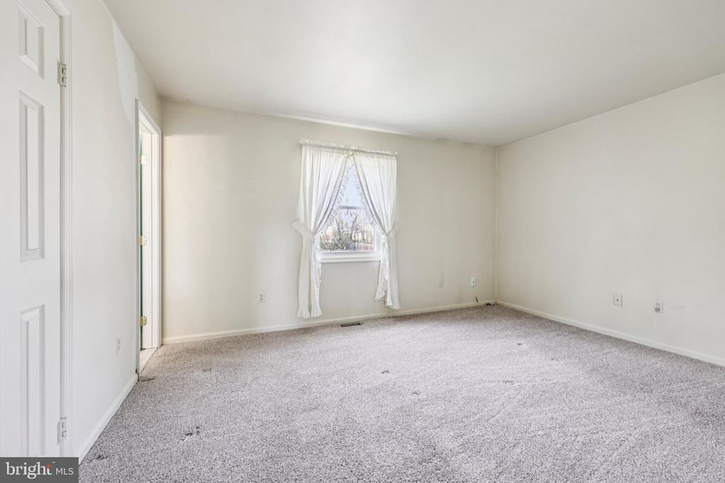 12016 GRANTWOOD DR, FREDERICKSBURG, Virginia 22407, 3 Bedrooms Bedrooms, ,2 BathroomsBathrooms,Residential,12016 GRANTWOOD DR,VASP2040352 MLS # VASP2040352