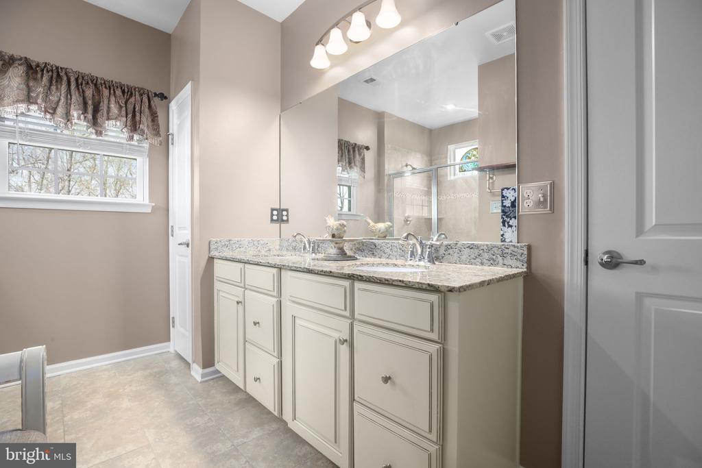 8714 WILMORE LN, SPOTSYLVANIA, Virginia 22553, 4 Bedrooms Bedrooms, ,3 BathroomsBathrooms,Residential,8714 WILMORE LN,VASP2038864 MLS # VASP2038864