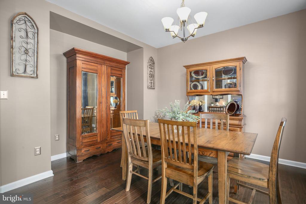 8714 WILMORE LN, SPOTSYLVANIA, Virginia 22553, 4 Bedrooms Bedrooms, ,3 BathroomsBathrooms,Residential,8714 WILMORE LN,VASP2038864 MLS # VASP2038864