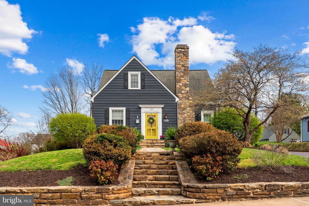 609 S WEST ST, CULPEPER, Virginia 22701, 4 Bedrooms Bedrooms, ,2 BathroomsBathrooms,Residential,609 S WEST ST,VACU2013118 MLS # VACU2013118