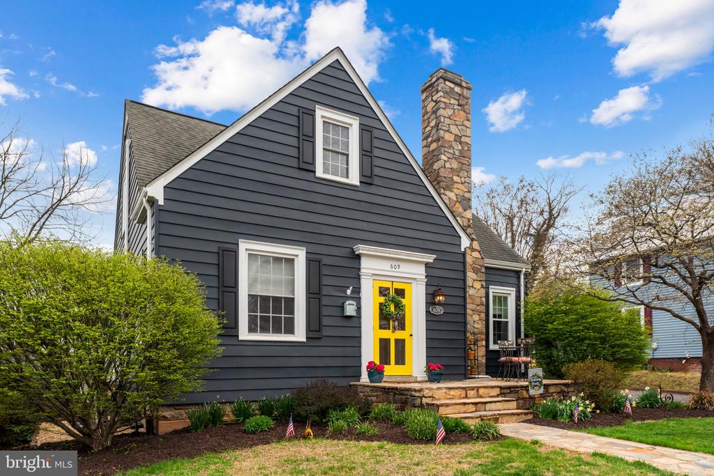 609 S WEST ST, CULPEPER, Virginia 22701, 4 Bedrooms Bedrooms, ,2 BathroomsBathrooms,Residential,609 S WEST ST,VACU2013118 MLS # VACU2013118