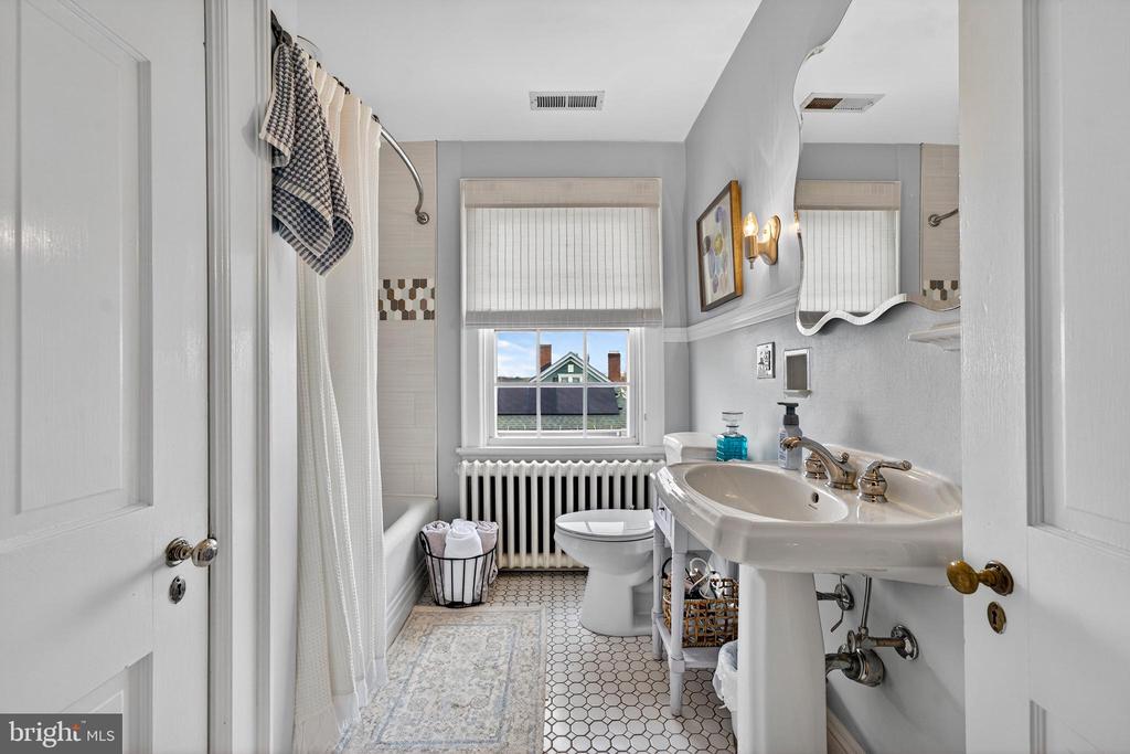 609 S WEST ST, CULPEPER, Virginia 22701, 4 Bedrooms Bedrooms, ,2 BathroomsBathrooms,Residential,609 S WEST ST,VACU2013118 MLS # VACU2013118