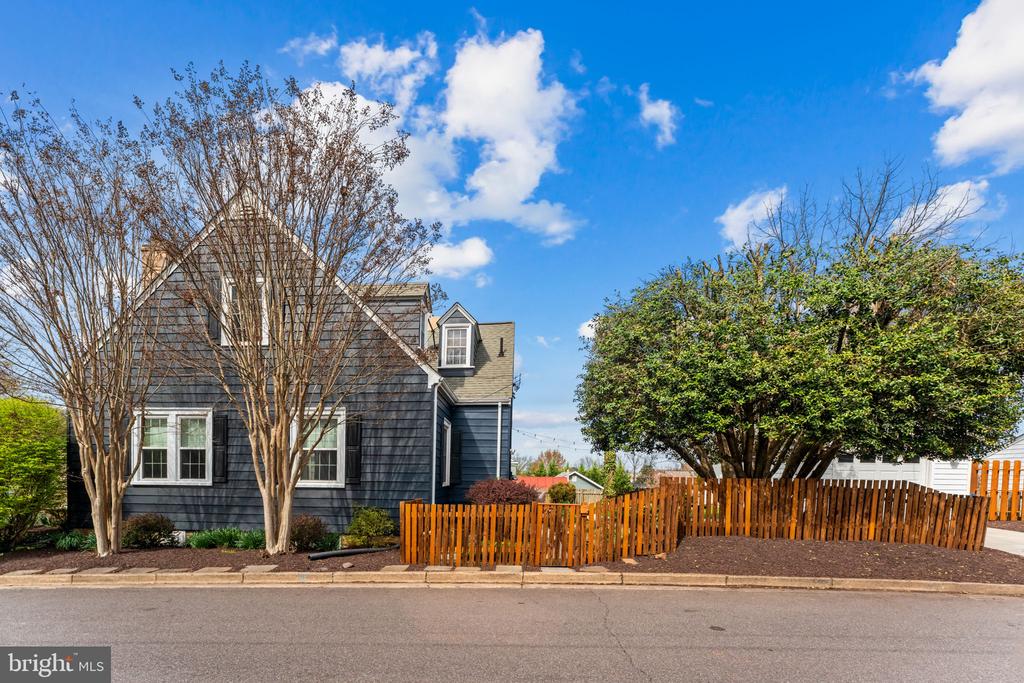 609 S WEST ST, CULPEPER, Virginia 22701, 4 Bedrooms Bedrooms, ,2 BathroomsBathrooms,Residential,609 S WEST ST,VACU2013118 MLS # VACU2013118