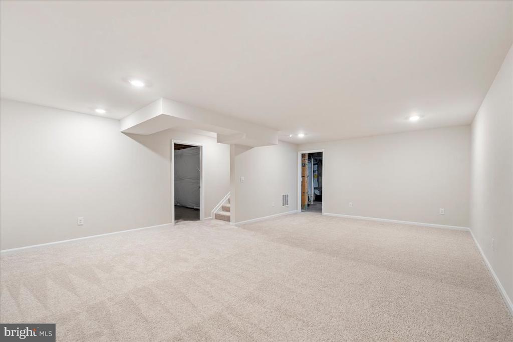 7404 JAKE CT, FREDERICKSBURG, Virginia 22407, 5 Bedrooms Bedrooms, ,3 BathroomsBathrooms,Residential,7404 JAKE CT,VASP2040630 MLS # VASP2040630