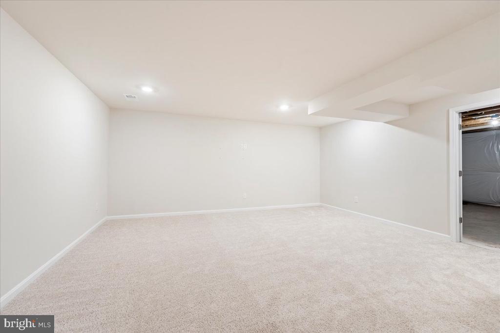 7404 JAKE CT, FREDERICKSBURG, Virginia 22407, 5 Bedrooms Bedrooms, ,3 BathroomsBathrooms,Residential,7404 JAKE CT,VASP2040630 MLS # VASP2040630