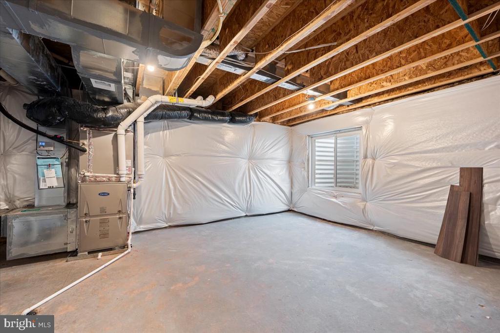 7404 JAKE CT, FREDERICKSBURG, Virginia 22407, 5 Bedrooms Bedrooms, ,3 BathroomsBathrooms,Residential,7404 JAKE CT,VASP2040630 MLS # VASP2040630