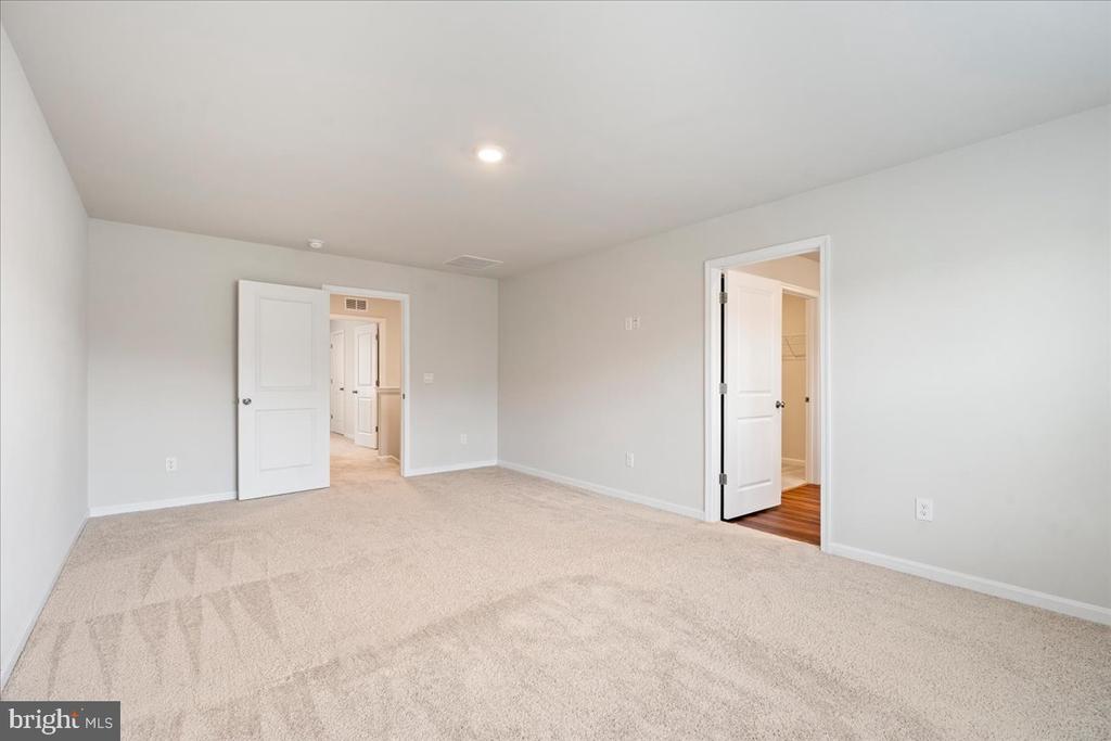 7404 JAKE CT, FREDERICKSBURG, Virginia 22407, 5 Bedrooms Bedrooms, ,3 BathroomsBathrooms,Residential,7404 JAKE CT,VASP2040630 MLS # VASP2040630