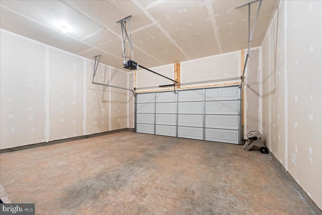 7404 JAKE CT, FREDERICKSBURG, Virginia 22407, 5 Bedrooms Bedrooms, ,3 BathroomsBathrooms,Residential,7404 JAKE CT,VASP2040630 MLS # VASP2040630