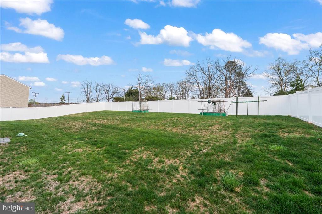 7404 JAKE CT, FREDERICKSBURG, Virginia 22407, 5 Bedrooms Bedrooms, ,3 BathroomsBathrooms,Residential,7404 JAKE CT,VASP2040630 MLS # VASP2040630