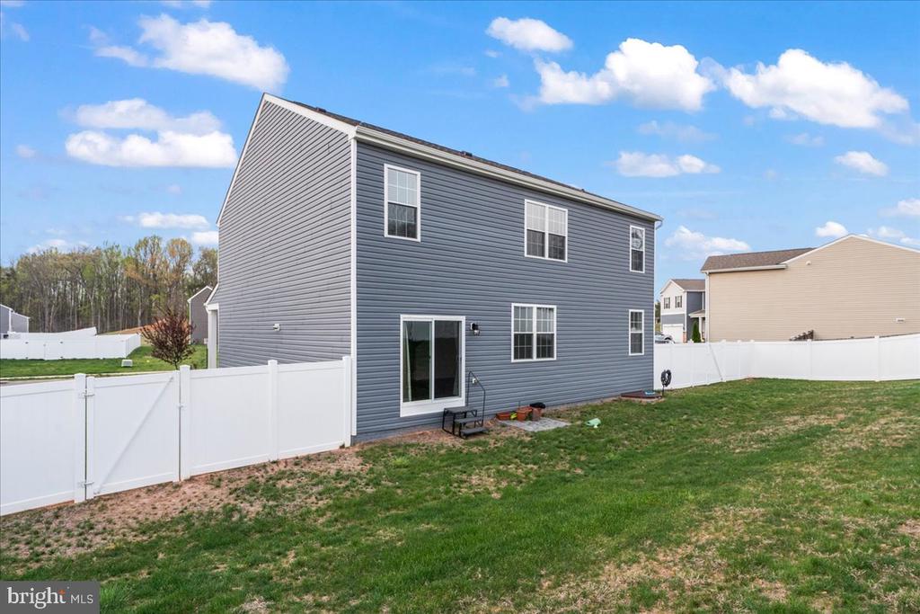 7404 JAKE CT, FREDERICKSBURG, Virginia 22407, 5 Bedrooms Bedrooms, ,3 BathroomsBathrooms,Residential,7404 JAKE CT,VASP2040630 MLS # VASP2040630