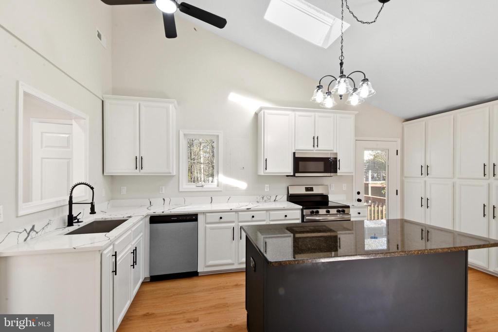 17 BRIDLEWOOD DR, PALMYRA, Virginia 22963, 2 Bedrooms Bedrooms, ,2 BathroomsBathrooms,Residential,17 BRIDLEWOOD DR,VAFN2000654 MLS # VAFN2000654