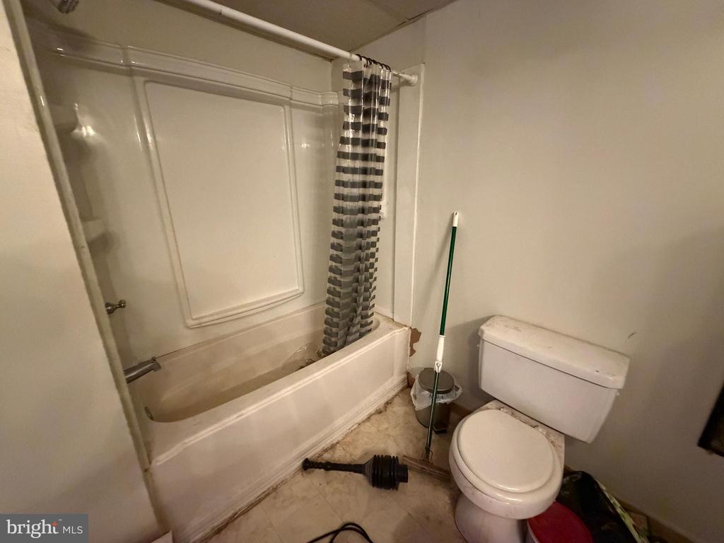 8093 MEETZE RD, WARRENTON, Virginia, 4 Bedrooms Bedrooms, ,3 BathroomsBathrooms,Residential,8093 MEETZE RD,VAFQ2021316 MLS # VAFQ2021316