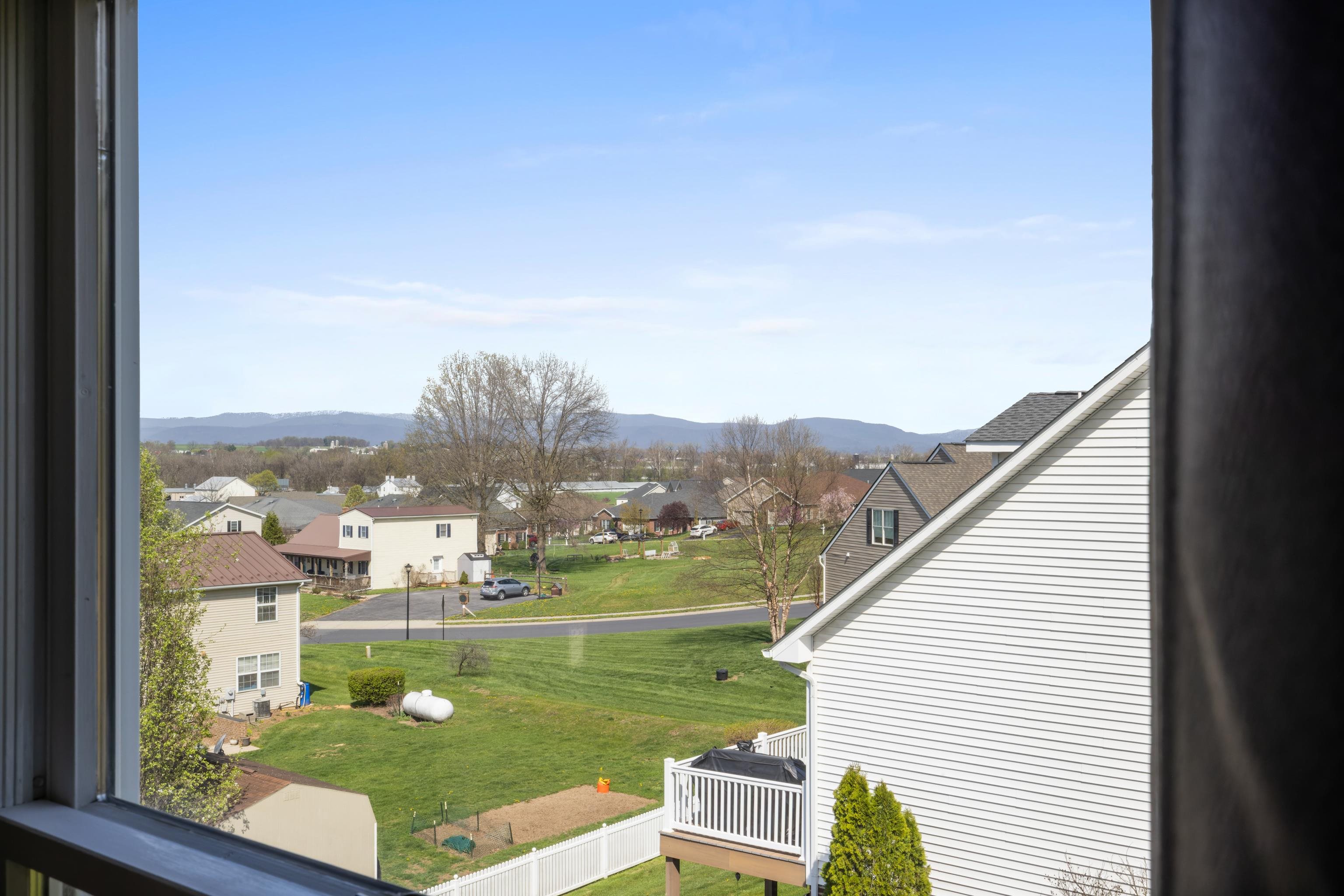 206 WILDWOOD DR, BRIDGEWATER, Virginia 22812, 4 Bedrooms Bedrooms, ,3 BathroomsBathrooms,Residential,206 WILDWOOD DR,675358 MLS # 675358