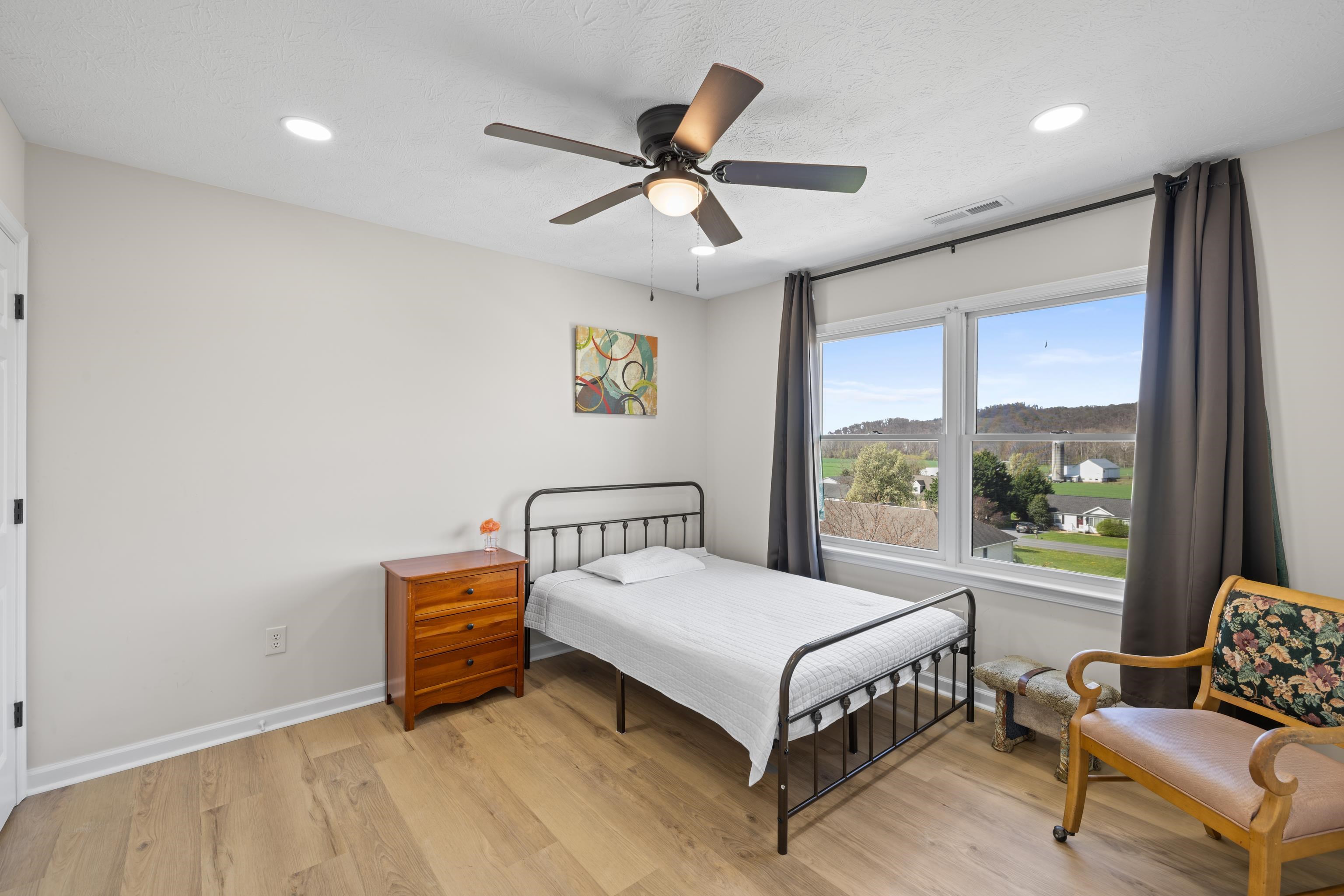 206 WILDWOOD DR, BRIDGEWATER, Virginia 22812, 4 Bedrooms Bedrooms, ,3 BathroomsBathrooms,Residential,206 WILDWOOD DR,675358 MLS # 675358