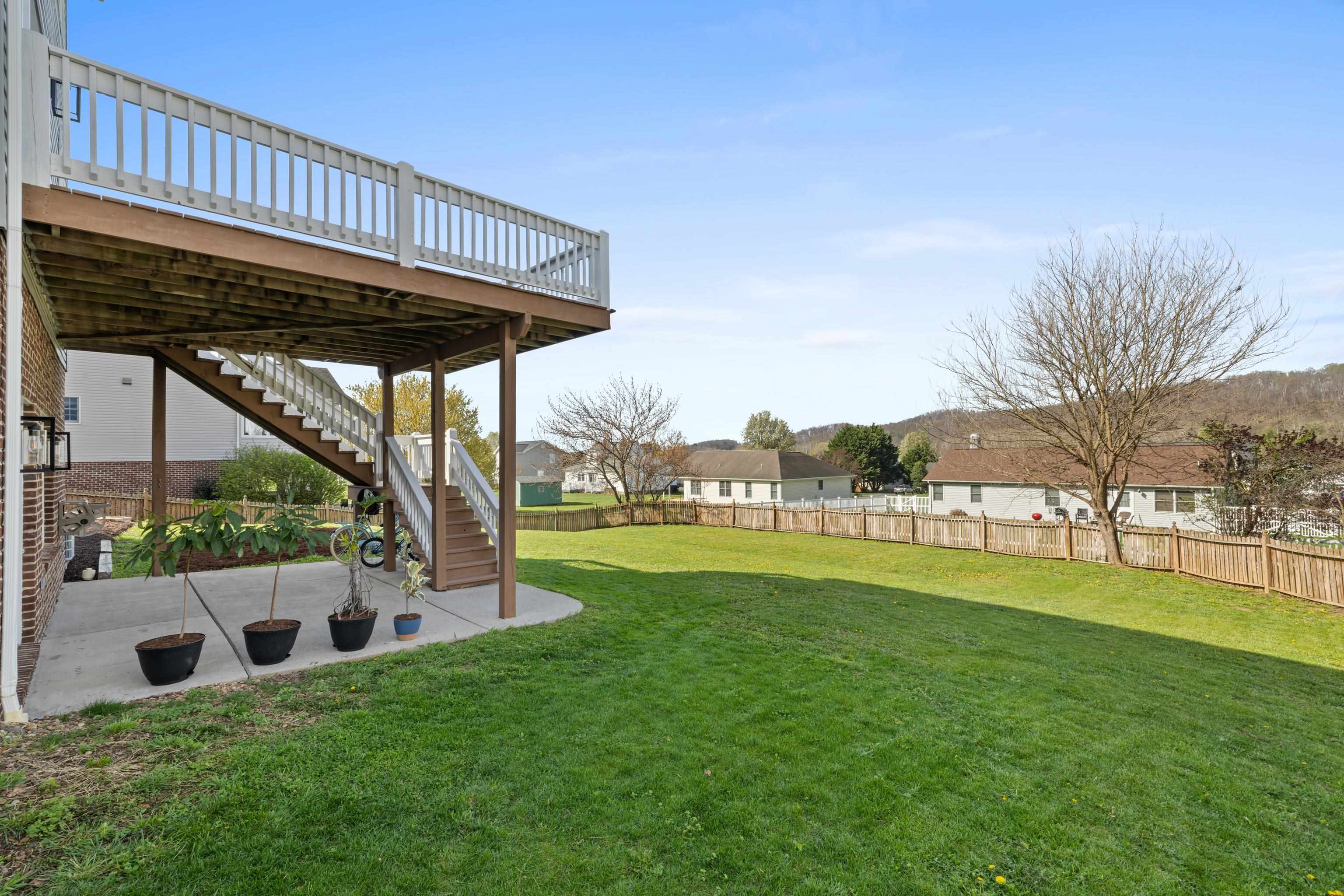 206 WILDWOOD DR, BRIDGEWATER, Virginia 22812, 4 Bedrooms Bedrooms, ,3 BathroomsBathrooms,Residential,206 WILDWOOD DR,675358 MLS # 675358