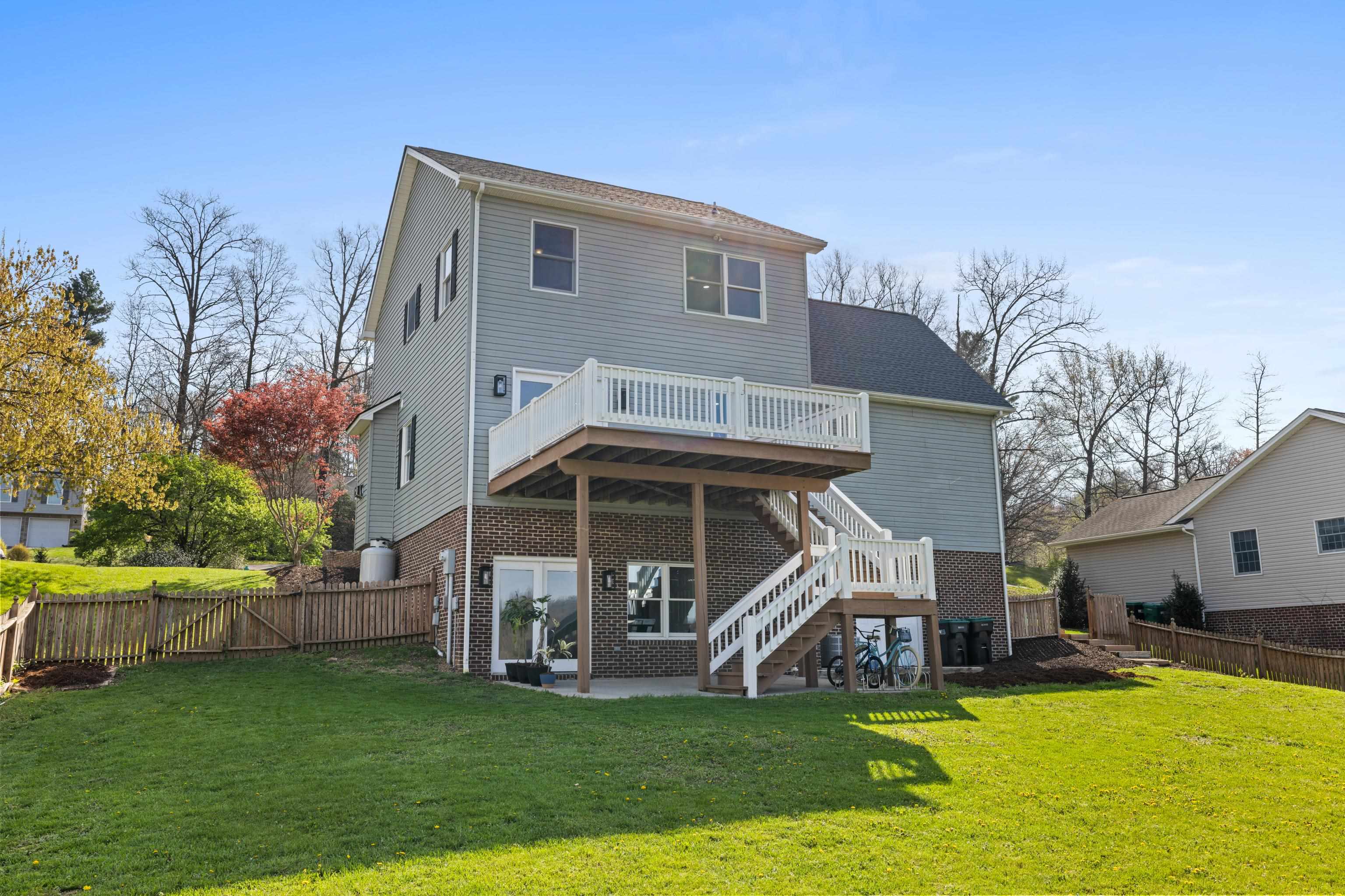 206 WILDWOOD DR, BRIDGEWATER, Virginia 22812, 4 Bedrooms Bedrooms, ,3 BathroomsBathrooms,Residential,206 WILDWOOD DR,675358 MLS # 675358