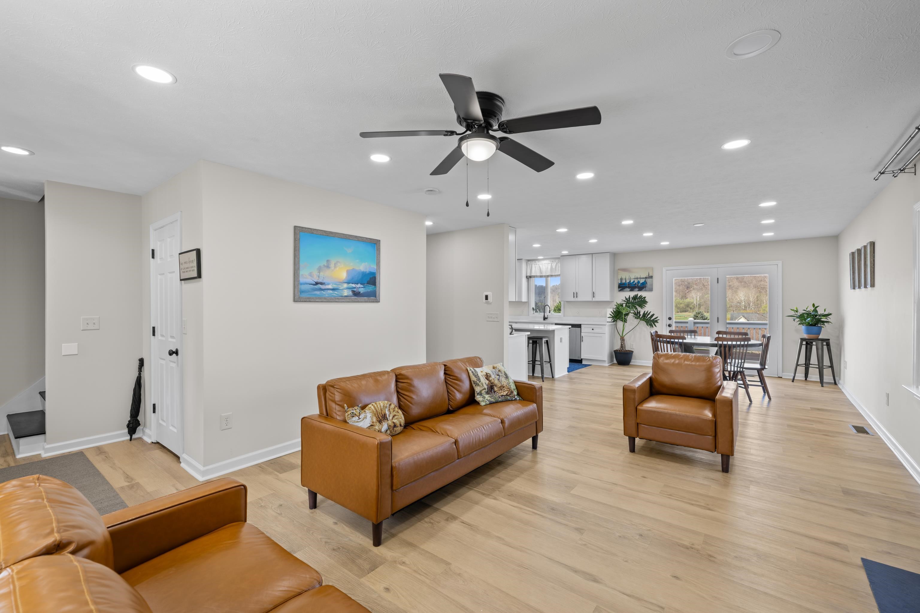 206 WILDWOOD DR, BRIDGEWATER, Virginia 22812, 4 Bedrooms Bedrooms, ,3 BathroomsBathrooms,Residential,206 WILDWOOD DR,675358 MLS # 675358