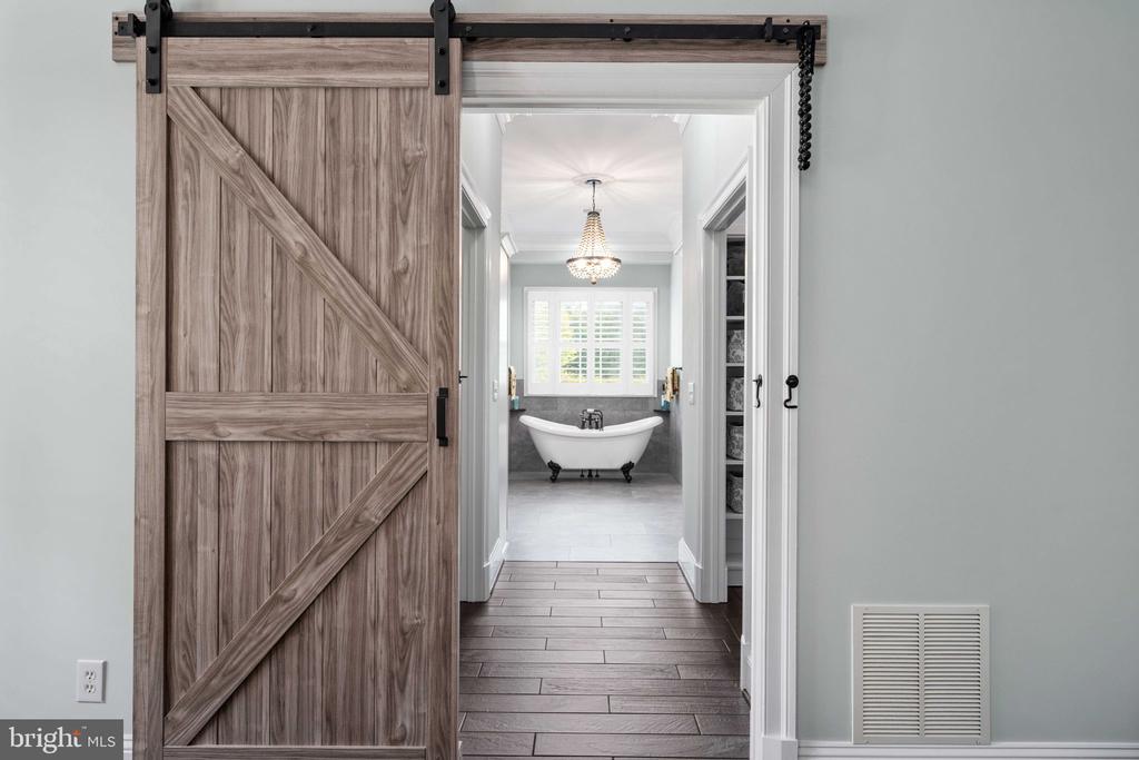 11004 SHERIDAN DR, SPOTSYLVANIA, Virginia 22551, 5 Bedrooms Bedrooms, ,5 BathroomsBathrooms,Residential,11004 SHERIDAN DR,VASP2040266 MLS # VASP2040266