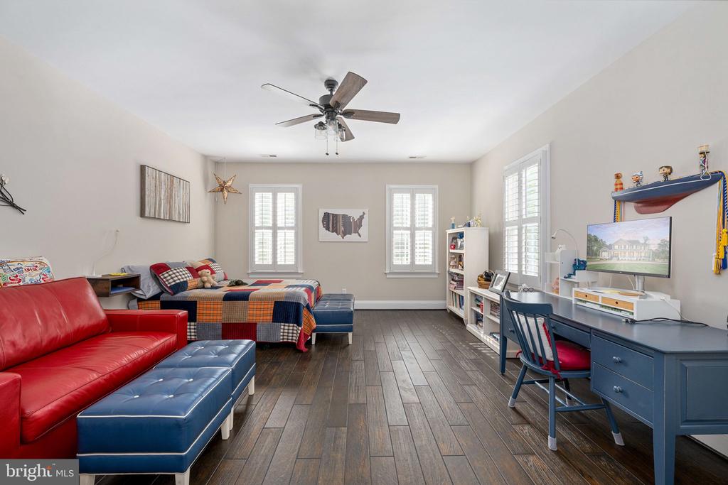 11004 SHERIDAN DR, SPOTSYLVANIA, Virginia 22551, 5 Bedrooms Bedrooms, ,5 BathroomsBathrooms,Residential,11004 SHERIDAN DR,VASP2040266 MLS # VASP2040266