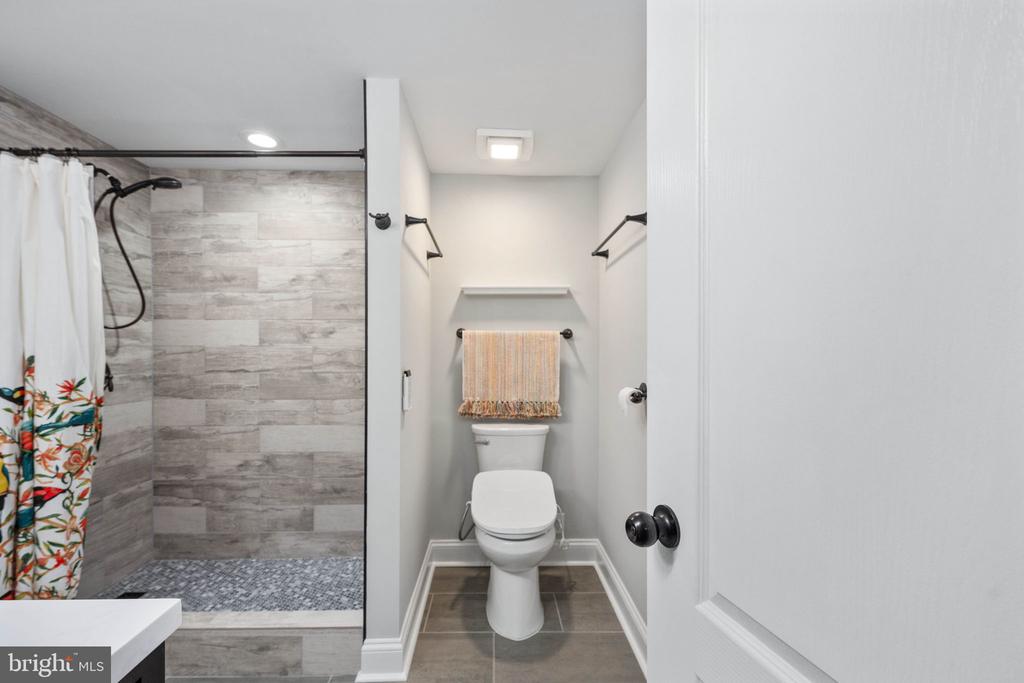 11004 SHERIDAN DR, SPOTSYLVANIA, Virginia 22551, 5 Bedrooms Bedrooms, ,5 BathroomsBathrooms,Residential,11004 SHERIDAN DR,VASP2040266 MLS # VASP2040266