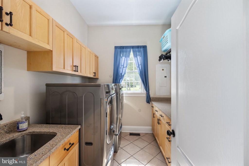 11004 SHERIDAN DR, SPOTSYLVANIA, Virginia 22551, 5 Bedrooms Bedrooms, ,5 BathroomsBathrooms,Residential,11004 SHERIDAN DR,VASP2040266 MLS # VASP2040266