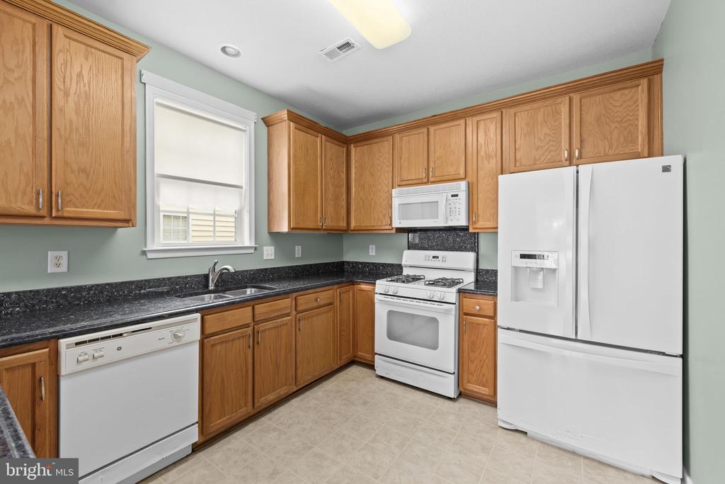 6611 TWIN CEDARS CT, FREDERICKSBURG, Virginia 22407, 3 Bedrooms Bedrooms, ,2 BathroomsBathrooms,Residential,6611 TWIN CEDARS CT,VASP2040658 MLS # VASP2040658