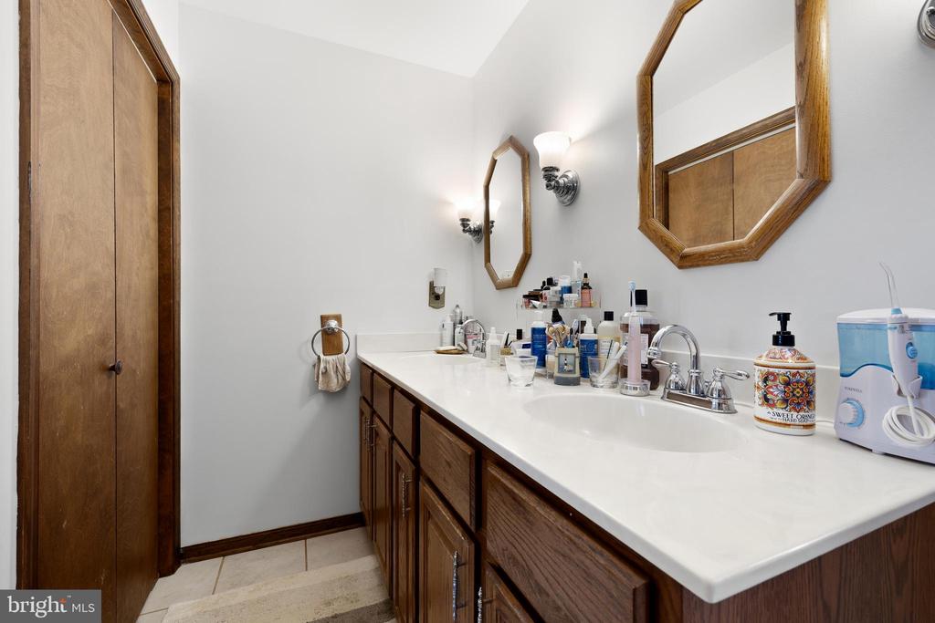 19050 MONTEITH FARM RD, GORDONSVILLE, Virginia 22942, 4 Bedrooms Bedrooms, ,2 BathroomsBathrooms,Residential,19050 MONTEITH FARM RD,VAOR2013714 MLS # VAOR2013714