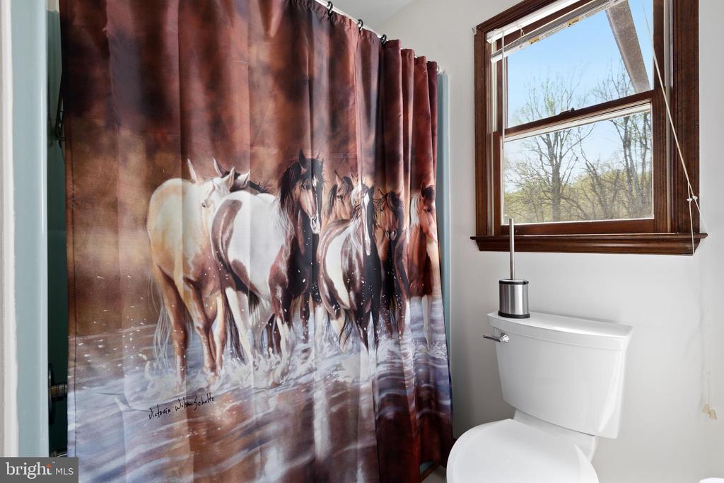 19050 MONTEITH FARM RD, GORDONSVILLE, Virginia 22942, 4 Bedrooms Bedrooms, ,2 BathroomsBathrooms,Residential,19050 MONTEITH FARM RD,VAOR2013714 MLS # VAOR2013714