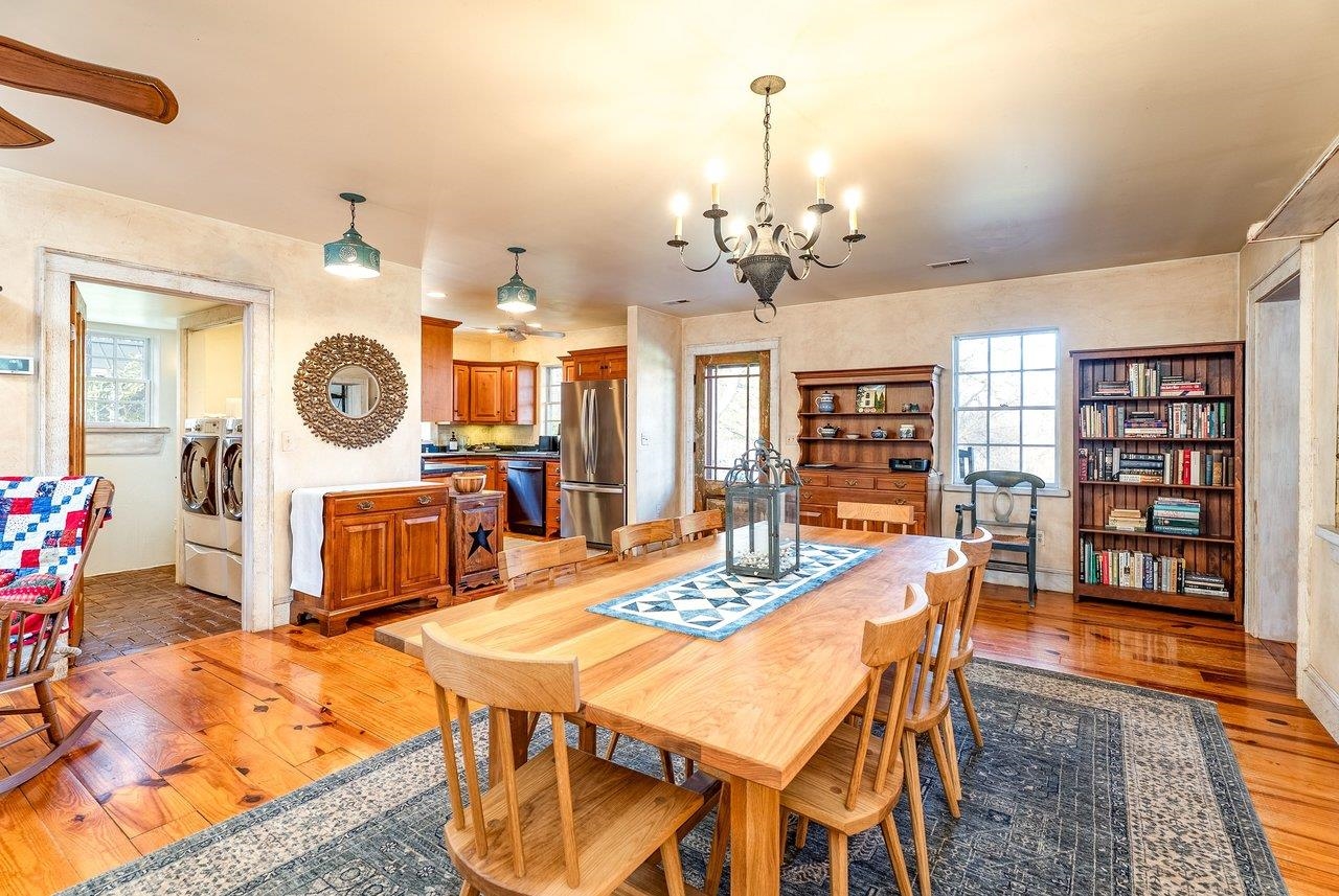 304 BIG VALLEY LN, MOUNT SOLON, Virginia 22843, 3 Bedrooms Bedrooms, ,3 BathroomsBathrooms,Residential,304 BIG VALLEY LN,675132 MLS # 675132