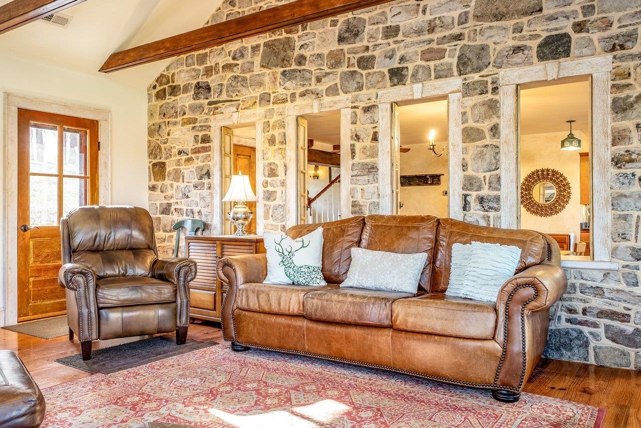 304 BIG VALLEY LN, MOUNT SOLON, Virginia 22843, 3 Bedrooms Bedrooms, ,3 BathroomsBathrooms,Residential,304 BIG VALLEY LN,675132 MLS # 675132