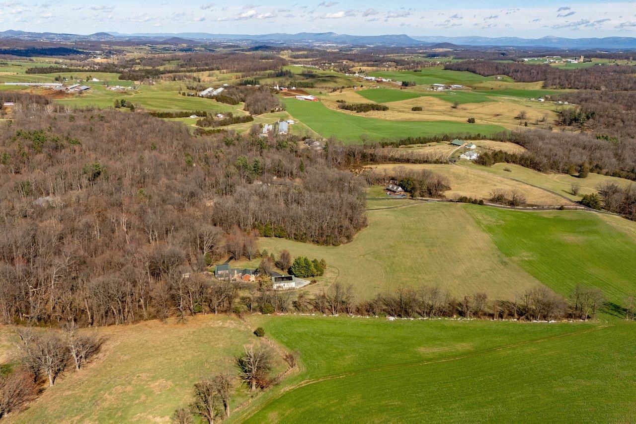 304 BIG VALLEY LN, MOUNT SOLON, Virginia 22843, 3 Bedrooms Bedrooms, ,3 BathroomsBathrooms,Residential,304 BIG VALLEY LN,675132 MLS # 675132