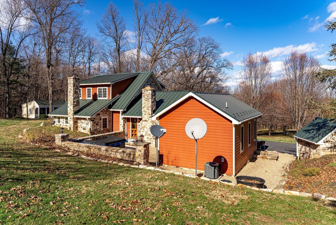 304 BIG VALLEY LN, MOUNT SOLON, Virginia 22843, 3 Bedrooms Bedrooms, ,3 BathroomsBathrooms,Residential,304 BIG VALLEY LN,675132 MLS # 675132