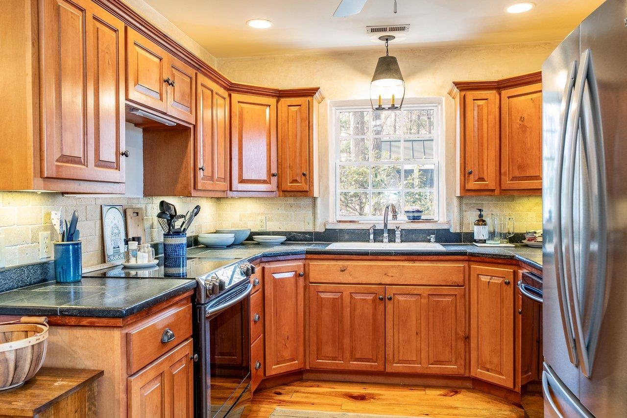 304 BIG VALLEY LN, MOUNT SOLON, Virginia 22843, 3 Bedrooms Bedrooms, ,3 BathroomsBathrooms,Residential,304 BIG VALLEY LN,675132 MLS # 675132