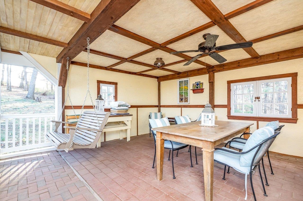 304 BIG VALLEY LN, MOUNT SOLON, Virginia 22843, 3 Bedrooms Bedrooms, ,3 BathroomsBathrooms,Residential,304 BIG VALLEY LN,675132 MLS # 675132