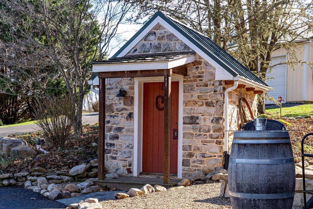 304 BIG VALLEY LN, MOUNT SOLON, Virginia 22843, 3 Bedrooms Bedrooms, ,3 BathroomsBathrooms,Residential,304 BIG VALLEY LN,675132 MLS # 675132